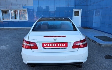 Mercedes-Benz E-Класс, 2011 год, 1 300 000 рублей, 4 фотография