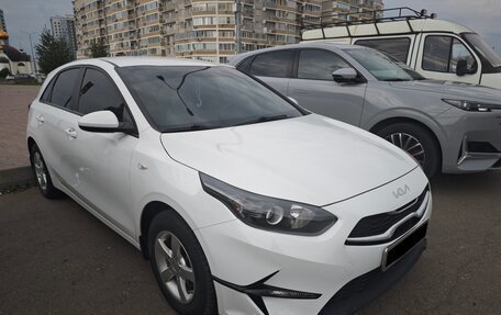KIA cee'd III, 2022 год, 1 940 000 рублей, 2 фотография