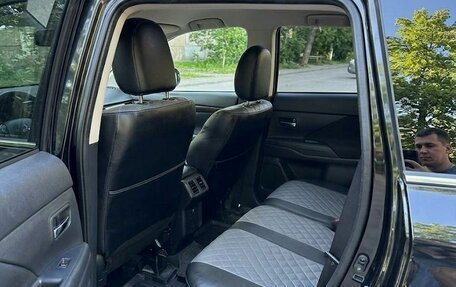 Mitsubishi Outlander III рестайлинг 3, 2019 год, 1 850 000 рублей, 11 фотография