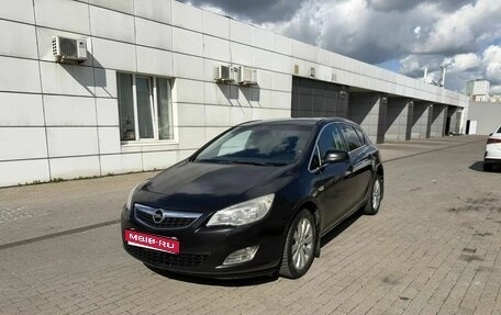 Opel Astra J, 2011 год, 635 000 рублей, 1 фотография