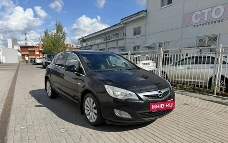 Opel Astra J, 2011 год, 635 000 рублей, 3 фотография