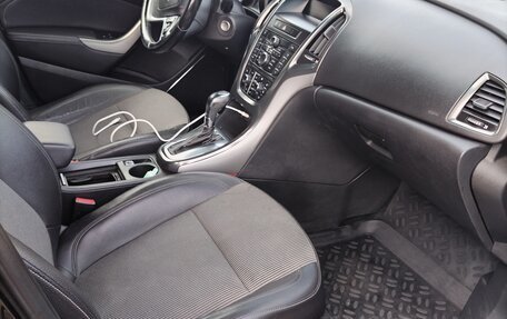 Opel Astra J, 2011 год, 635 000 рублей, 13 фотография