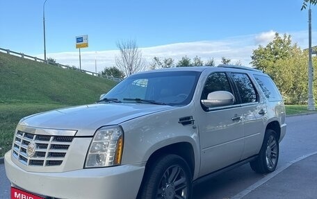 Cadillac Escalade III, 2010 год, 1 550 000 рублей, 2 фотография