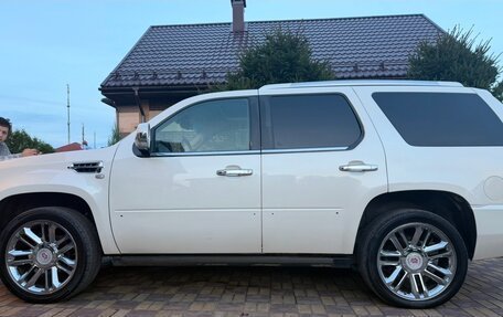 Cadillac Escalade III, 2010 год, 1 550 000 рублей, 18 фотография