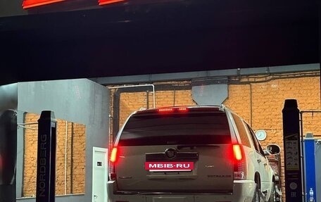 Cadillac Escalade III, 2010 год, 1 550 000 рублей, 15 фотография
