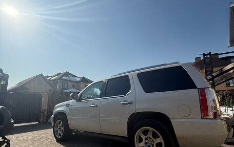 Cadillac Escalade III, 2010 год, 1 550 000 рублей, 19 фотография