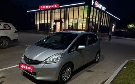 Honda Fit III, 2012 год, 765 000 рублей, 2 фотография