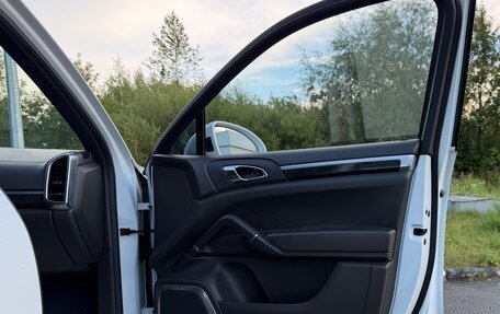 Porsche Cayenne III, 2015 год, 2 730 000 рублей, 23 фотография