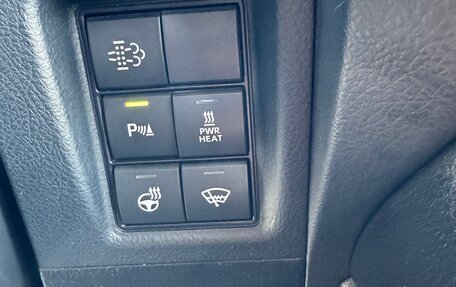 Toyota Land Cruiser Prado 150 рестайлинг 2, 2018 год, 4 400 000 рублей, 16 фотография