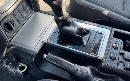 Toyota Land Cruiser Prado 150 рестайлинг 2, 2018 год, 4 400 000 рублей, 18 фотография