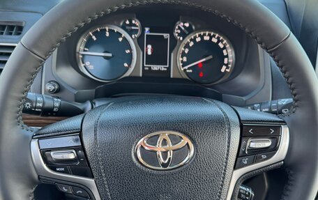 Toyota Land Cruiser Prado 150 рестайлинг 2, 2018 год, 4 400 000 рублей, 14 фотография