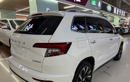 Skoda Karoq I, 2022 год, 1 610 000 рублей, 4 фотография