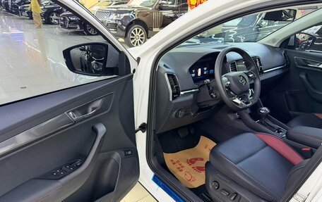 Skoda Karoq I, 2022 год, 1 610 000 рублей, 8 фотография
