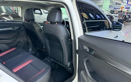 Skoda Karoq I, 2022 год, 1 610 000 рублей, 14 фотография