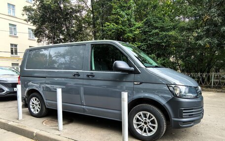 Volkswagen Transporter T6 рестайлинг, 2019 год, 2 500 000 рублей, 2 фотография