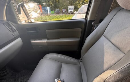 Toyota Sequoia II рестайлинг, 2009 год, 3 070 000 рублей, 9 фотография