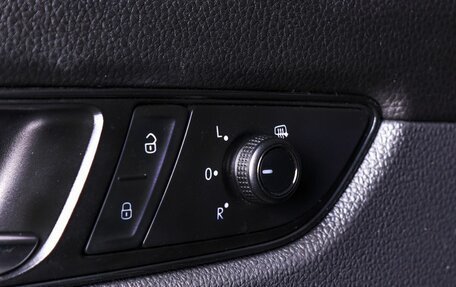 Volkswagen Passat B8 рестайлинг, 2021 год, 2 450 000 рублей, 19 фотография