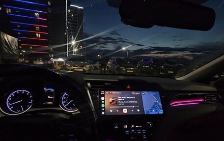 Toyota Camry, 2018 год, 2 700 000 рублей, 9 фотография