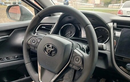 Toyota Camry, 2018 год, 2 700 000 рублей, 11 фотография