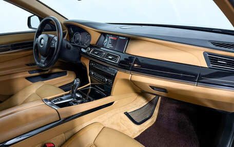BMW 7 серия, 2014 год, 2 350 000 рублей, 16 фотография
