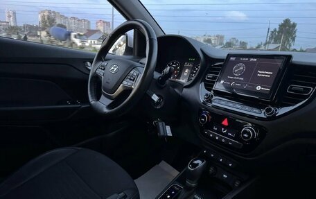 Hyundai Solaris II рестайлинг, 2022 год, 1 904 000 рублей, 9 фотография