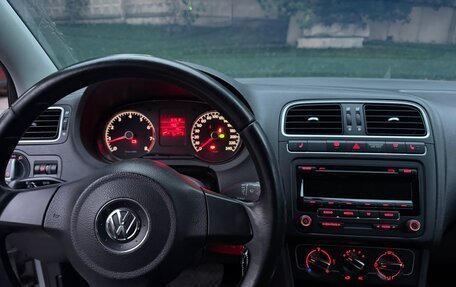 Volkswagen Polo VI (EU Market), 2012 год, 800 000 рублей, 5 фотография