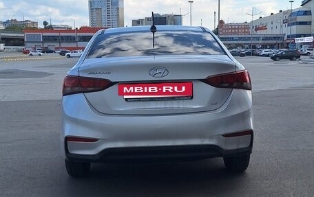 Hyundai Solaris II рестайлинг, 2018 год, 650 000 рублей, 3 фотография