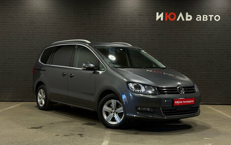 Volkswagen Sharan II, 2013 год, 1 495 000 рублей, 3 фотография