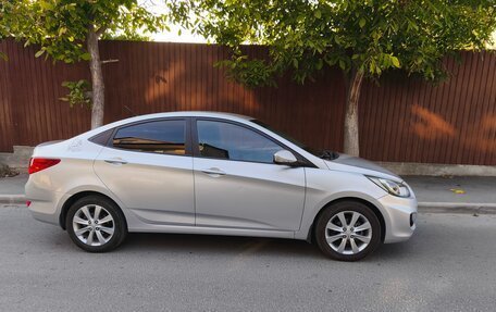 Hyundai Solaris II рестайлинг, 2011 год, 700 000 рублей, 5 фотография