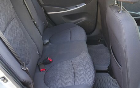 Hyundai Solaris II рестайлинг, 2011 год, 700 000 рублей, 7 фотография