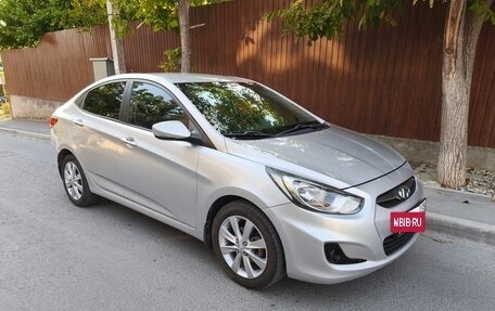 Hyundai Solaris II рестайлинг, 2011 год, 700 000 рублей, 3 фотография
