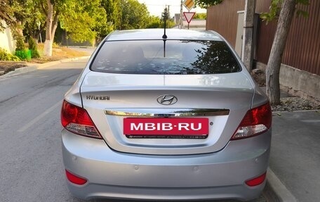 Hyundai Solaris II рестайлинг, 2011 год, 700 000 рублей, 4 фотография
