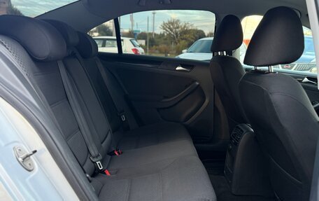 Volkswagen Jetta VI, 2011 год, 1 085 000 рублей, 14 фотография