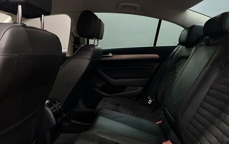 Volkswagen Passat B8 рестайлинг, 2017 год, 1 889 900 рублей, 14 фотография