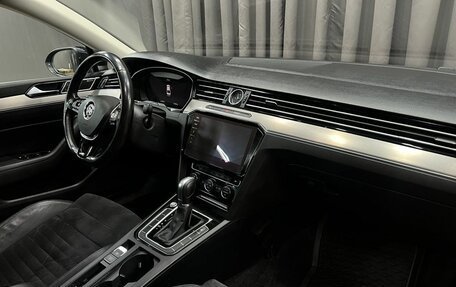 Volkswagen Passat B8 рестайлинг, 2017 год, 1 889 900 рублей, 18 фотография