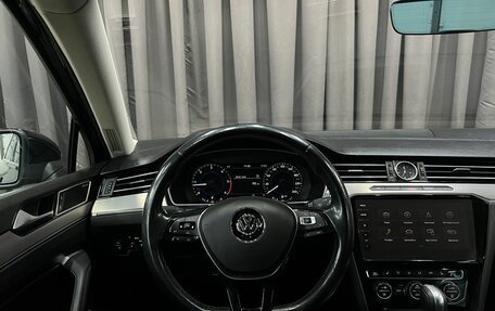 Volkswagen Passat B8 рестайлинг, 2017 год, 1 889 900 рублей, 28 фотография