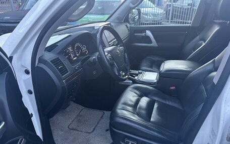 Toyota Land Cruiser 200, 2016 год, 5 499 000 рублей, 8 фотография