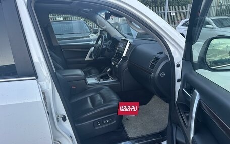 Toyota Land Cruiser 200, 2016 год, 5 499 000 рублей, 6 фотография