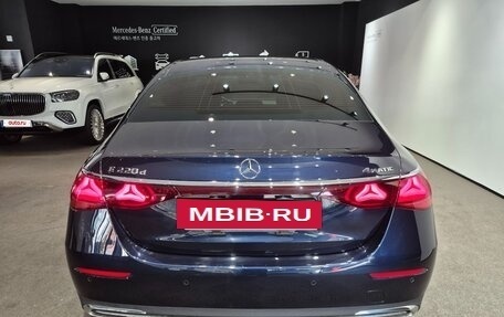 Mercedes-Benz E-Класс, 2025 год, 6 432 000 рублей, 4 фотография