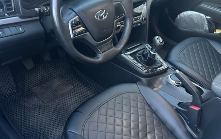 Hyundai Elantra VI рестайлинг, 2017 год, 1 090 000 рублей, 3 фотография