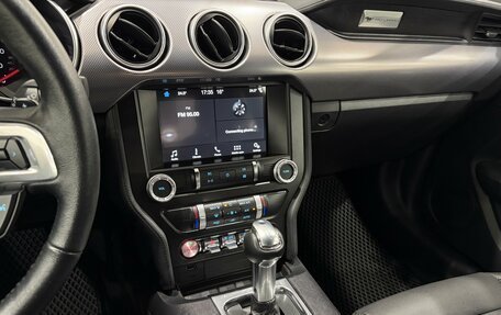 Ford Mustang VI рестайлинг, 2019 год, 2 390 000 рублей, 12 фотография