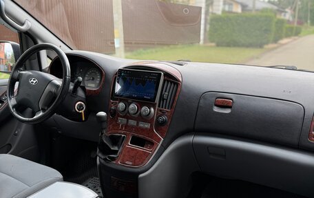 Hyundai H-1 II рестайлинг, 2008 год, 750 000 рублей, 13 фотография