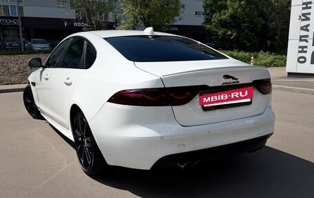 Jaguar XF II, 2016 год, 1 990 000 рублей, 4 фотография