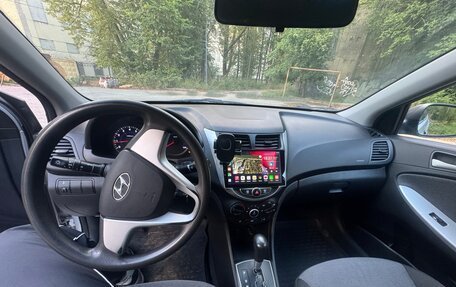 Hyundai Solaris II рестайлинг, 2011 год, 730 000 рублей, 13 фотография