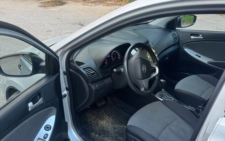 Hyundai Solaris II рестайлинг, 2011 год, 730 000 рублей, 11 фотография