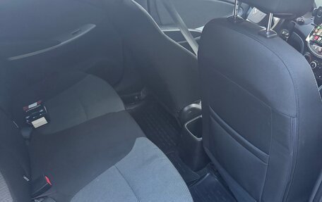 Hyundai Solaris II рестайлинг, 2011 год, 730 000 рублей, 9 фотография