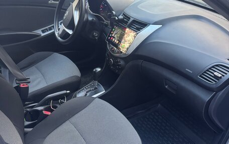Hyundai Solaris II рестайлинг, 2011 год, 730 000 рублей, 8 фотография