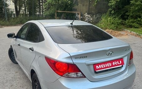 Hyundai Solaris II рестайлинг, 2011 год, 730 000 рублей, 6 фотография