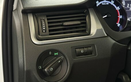 Skoda Rapid I, 2018 год, 1 240 000 рублей, 8 фотография