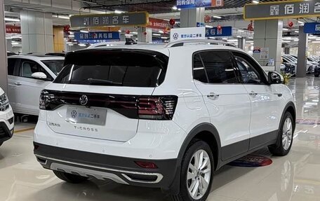 Volkswagen T-Cross I, 2022 год, 1 926 000 рублей, 6 фотография